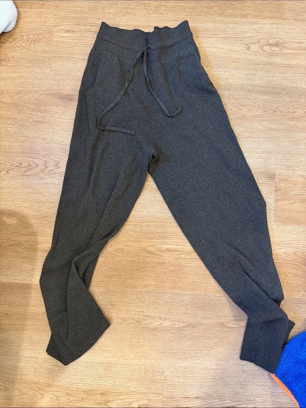 Uniqlo Ribbed Drawstring Joggers - Charcoal Brown